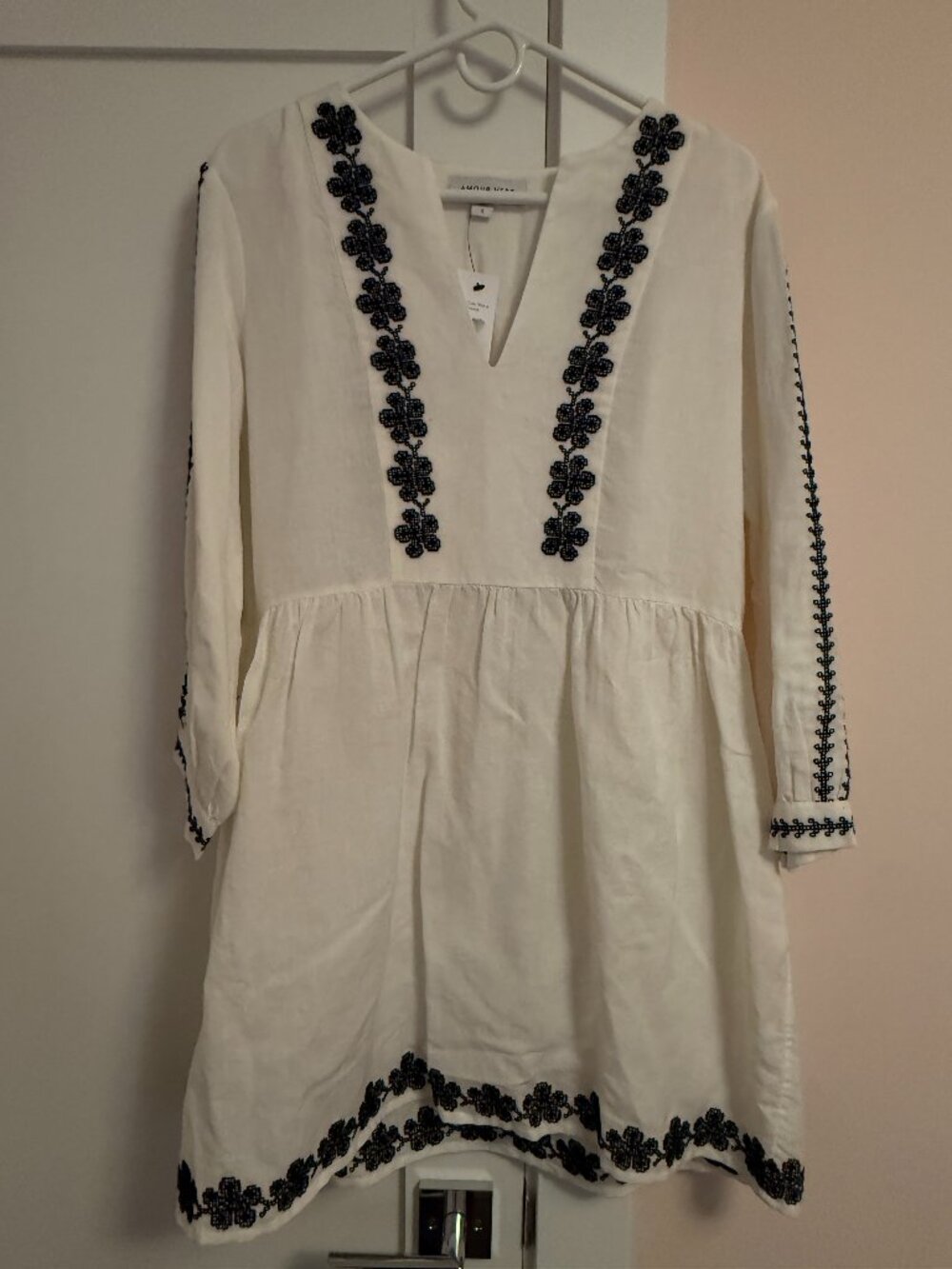 NWT Amour Vert Dress V-Neck White Linen Cotton Blend Size S Relaxed Fit